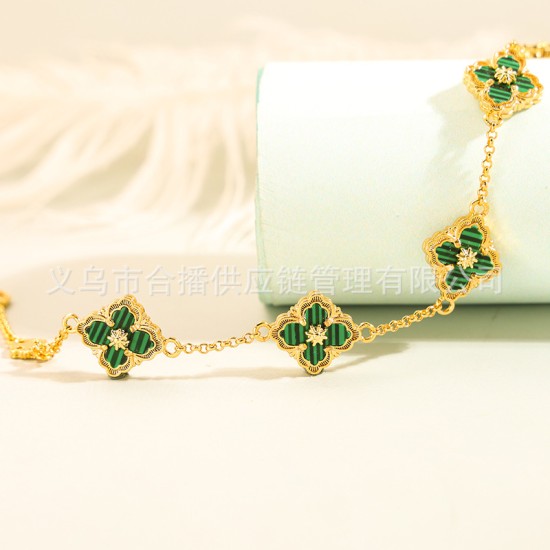  with Diamond Bracelet, Women's Trendy Personalized Design