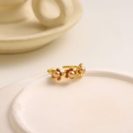 Pearl inlaid flower ring
