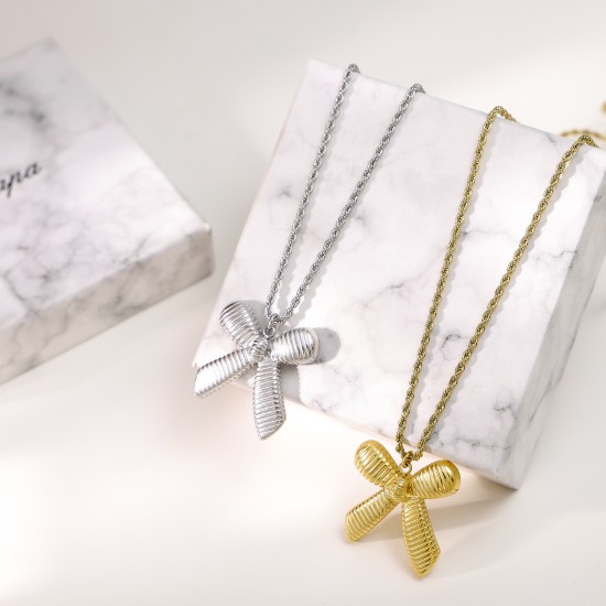 Stainless steel bow necklace