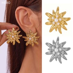 Pearl daisy stainless steel earrings