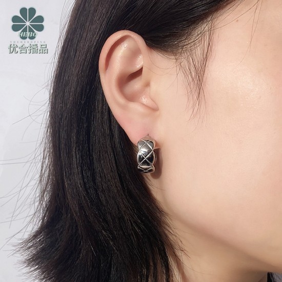 跨境欧美半圆菱格纹理耳环钛钢真空电镀月网格横条牙耳饰不锈钢