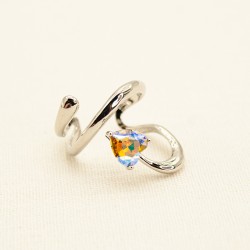 Serpentine shaped heart-shaped colored diamond stainless steel ring