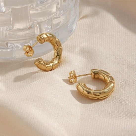 Elliptical raised C-shaped stainless steel earrings