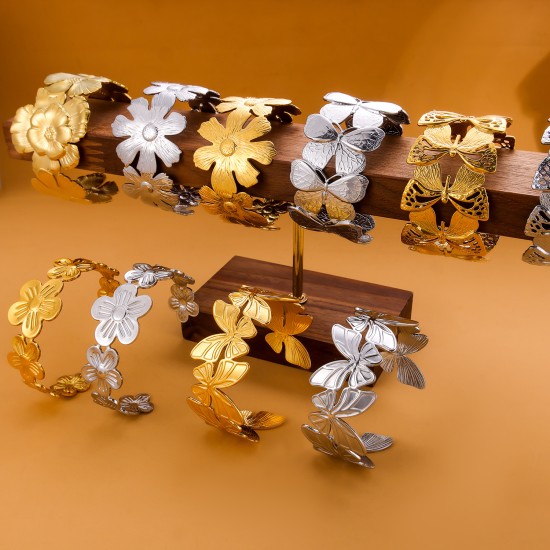 Wide flower bracelet made of stainless steel