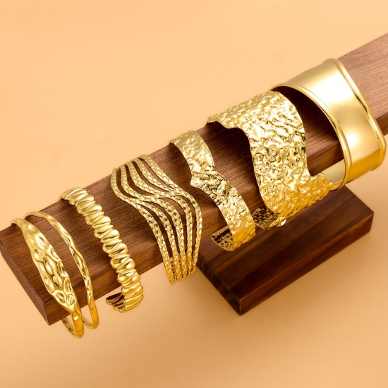 Hollow stainless steel bracelet